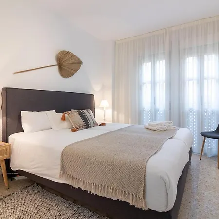 Center Flat Aventurero Boutique דירה *